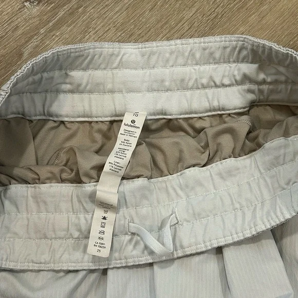 Lululemon Tracker Shorts - Picture 5 of 12